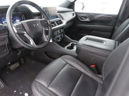 Used 2024 Chevrolet Suburban Z71 image 14