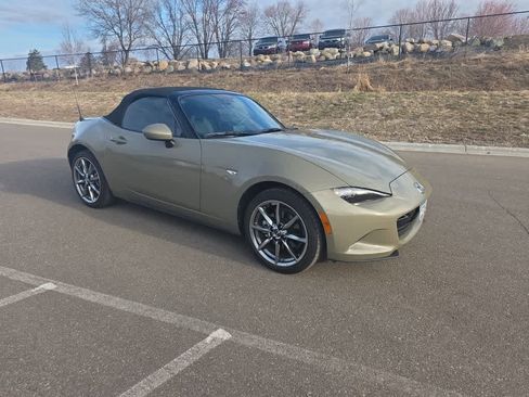 Used 2023 MAZDA MX-5 Miata Grand Touring image 2