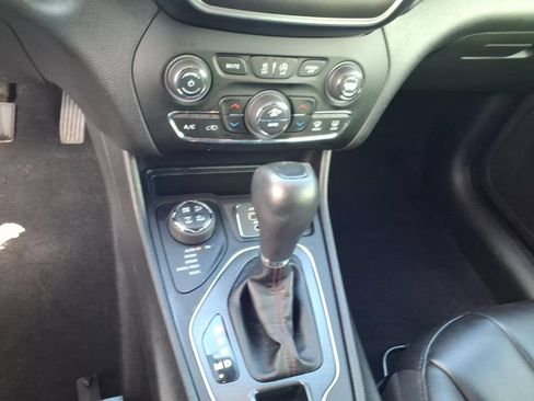 Used 2020 Jeep Cherokee Trailhawk w/ Trailer Tow Group AWD/4WD image 14