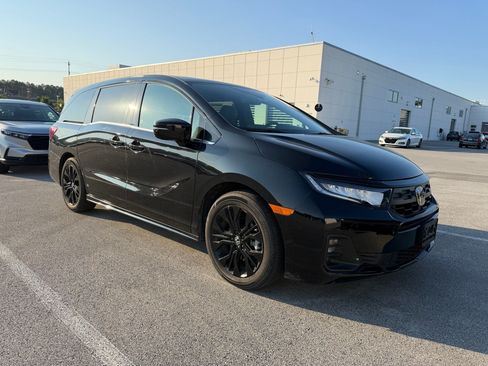 Used 2025 Honda Odyssey Sport-L image 4