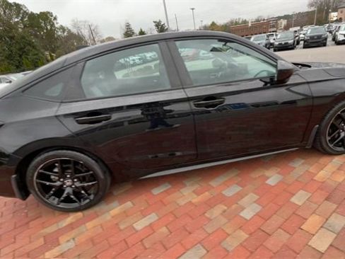 Used 2022 Honda Civic Sport image 2