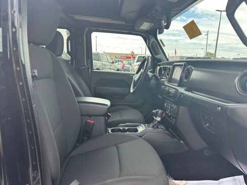 Used 2022 Jeep Wrangler Unlimited Sport w/ Sun And Sound Package AWD/4WD image 15