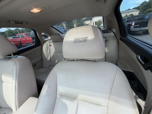 Used 2006 Chevrolet Impala SS FWD image 13