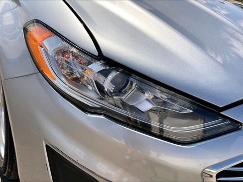 Used 2020 Ford Fusion SE FWD image 29