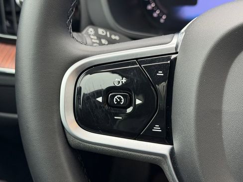 Certified 2023 Volvo XC60 B5 Plus w/ Climate Package AWD/4WD image 28
