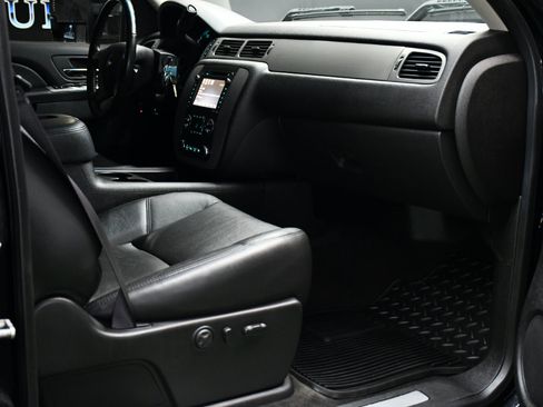 Used 2014 Chevrolet Silverado 2500 LTZ w/ LTZ Plus Package image 44