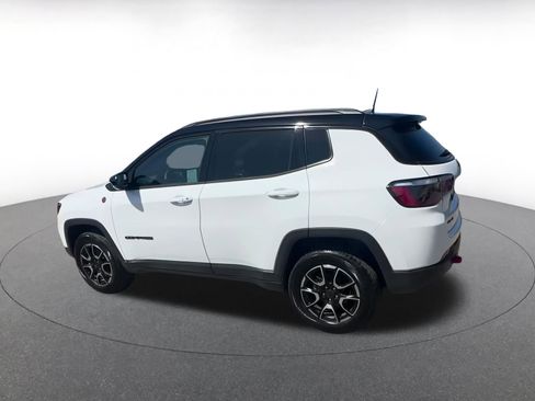Used 2025 Jeep Compass Trailhawk image 10