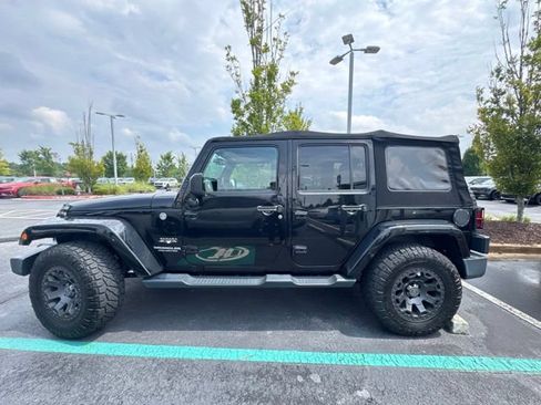 Used 2016 Jeep Wrangler Unlimited Sahara w/ Connectivity Group AWD/4WD image 2