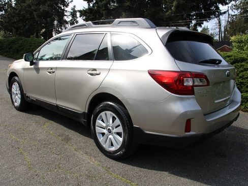 Used 2015 Subaru Outback 2.5i Premium image 4