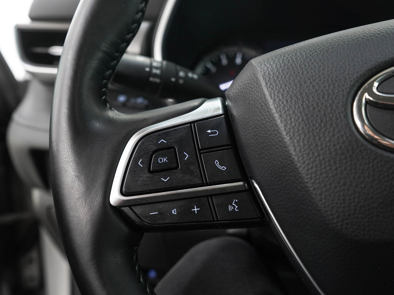 Used 2020 Toyota Highlander XLE AWD/4WD image 26