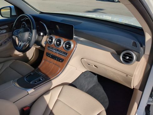 Used 2021 Mercedes-Benz GLC 300 image 36