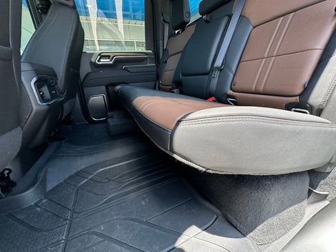 Used 2025 Chevrolet Silverado 3500 High Country w/ High Country Premium Package AWD/4WD image 32