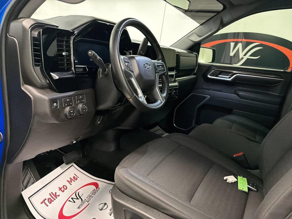 Used 2026 Chevrolet Silverado 1500 RST AWD/4WD image 9