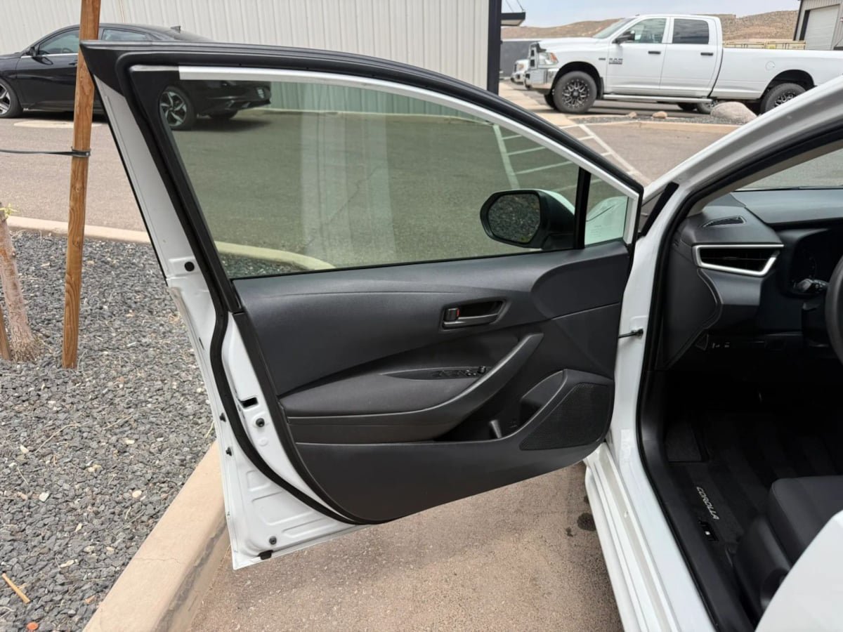 Used 2024 Toyota Corolla LE FWD image 15