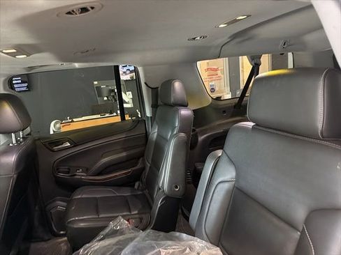 Used 2018 Chevrolet Suburban LT AWD/4WD image 9