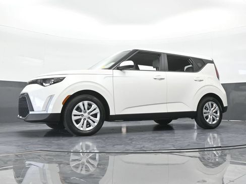 Used 2023 Kia Soul LX FWD image 52
