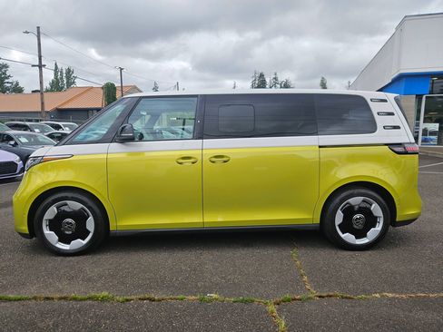 Used 2025 Volkswagen ID. Buzz Pro S Plus AWD/4WD image 2