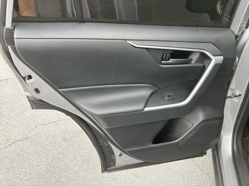 Certified 2021 Toyota RAV4 LE image 21