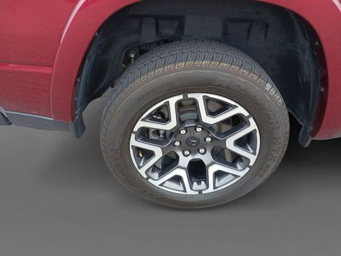 Certified 2025 RAM 1500 Laramie AWD/4WD image 10