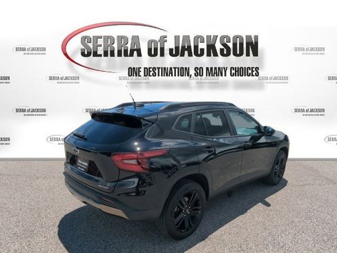 Used 2025 Chevrolet Trax ACTIV w/ Driver Confidence Package FWD image 9