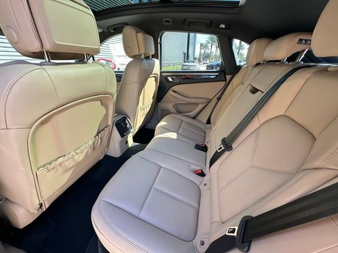 Certified 2026 Porsche Macan AWD/4WD image 34