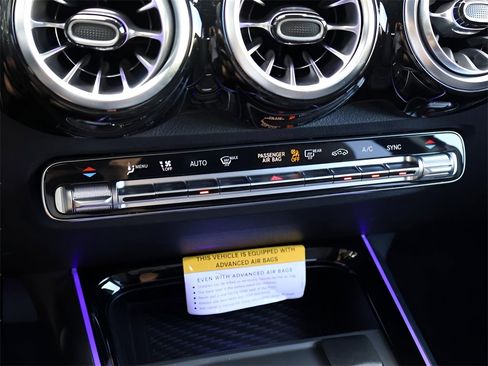 New 2025 Mercedes-Benz GLB 250 4MATIC image 25