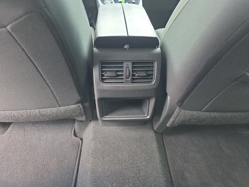 Used 2024 Nissan Rogue S FWD image 30