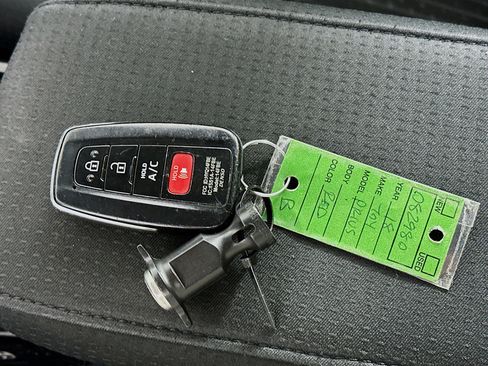 Used 2018 Toyota Prius Prime Plus FWD image 24
