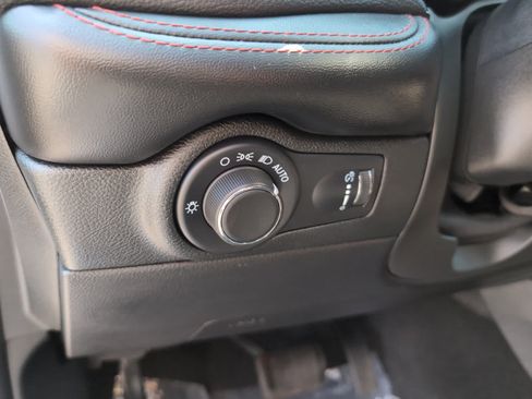Used 2025 Dodge Durango GT AWD/4WD image 22