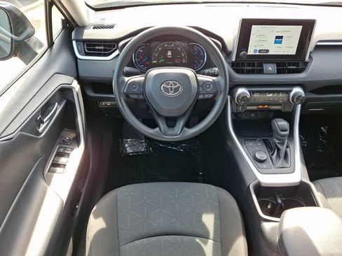 Used 2025 Toyota RAV4 XLE AWD/4WD image 12