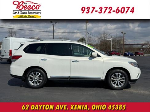 Used 2013 Nissan Pathfinder SL image 3