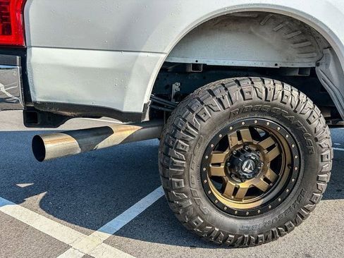 Used 2019 Ford F250 XLT w/ XLT Value Package image 3