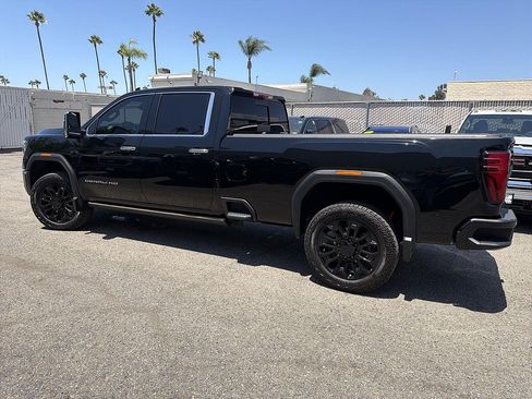 Used 2025 GMC Sierra 2500 Denali Ultimate AWD/4WD image 8