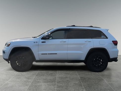Used 2018 Jeep Grand Cherokee Trailhawk w/ Trailhawk Luxury Group AWD/4WD image 2