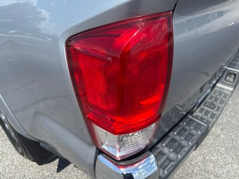 Used 2017 Toyota Tacoma SR5 w/ Tow Package RWD image 10