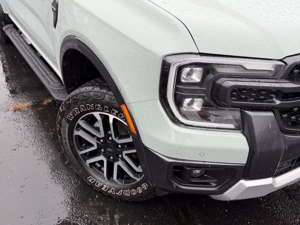 Certified 2024 Ford Ranger Lariat w/ FX4 Off-Road Package AWD/4WD image 2