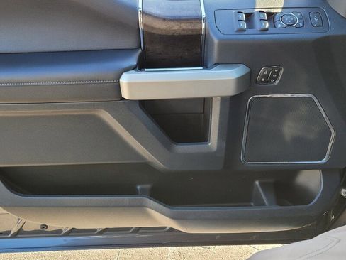 Used 2022 Ford F250 Lariat w/ Lariat Value Package image 27