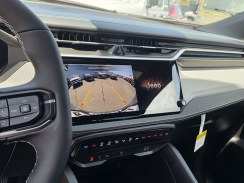 New 2026 Jeep Cherokee Laredo AWD/4WD image 17