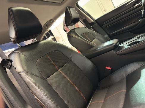 Used 2019 Nissan Altima 2.5 SR w/ SR Premium Package image 22