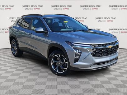 Used 2025 Chevrolet Trax LT w/ Driver Confidence Package