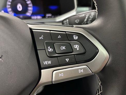 New 2025 Volkswagen Taos SE image 26