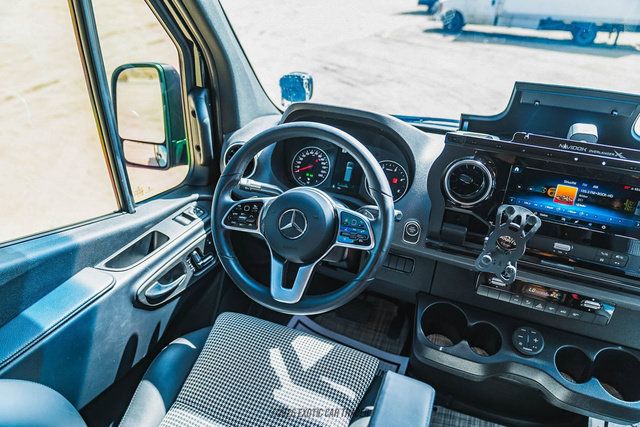 Used 2024 Mercedes-Benz Sprinter 2500 image 40