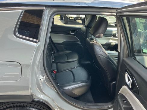 Used 2022 Jeep Compass Limited AWD/4WD image 14