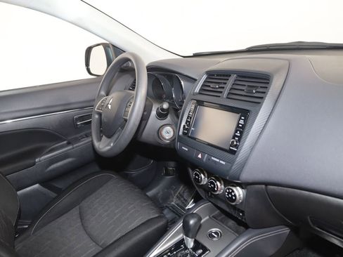 Used 2025 Mitsubishi Outlander Sport AWD image 33