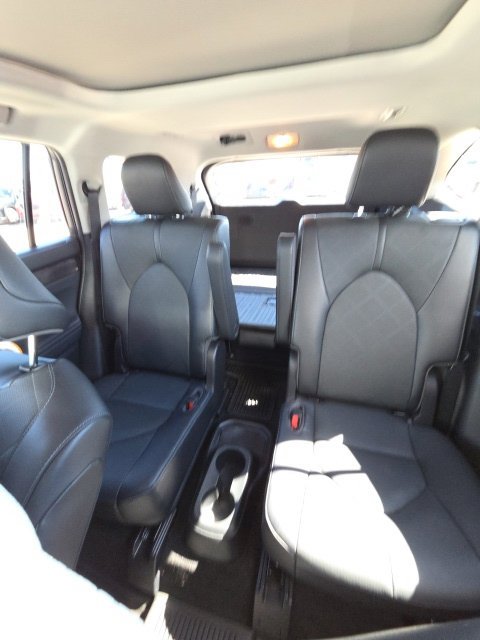 Used 2023 Toyota Highlander Platinum AWD/4WD image 12