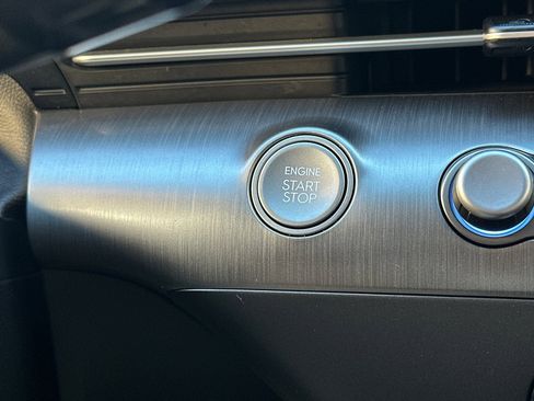 Used 2024 Hyundai Kona SE image 21