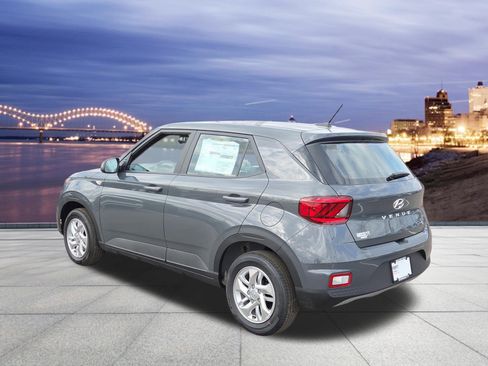 New 2026 Hyundai Venue SE image 3