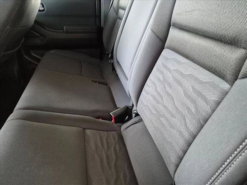 Used 2022 Nissan Frontier SV RWD image 17