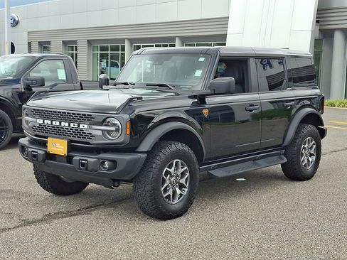 Certified 2025 Ford Bronco Badlands AWD/4WD image 5