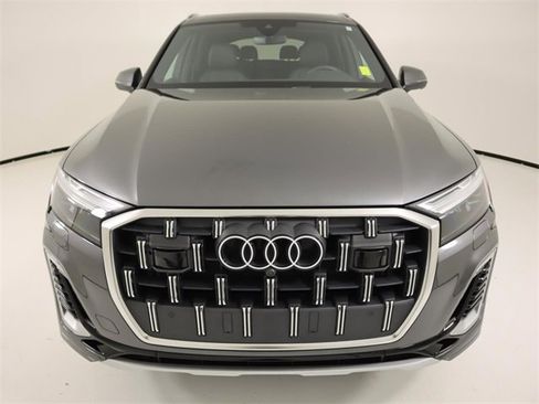 Certified 2025 Audi Q7 3.0T Premium image 8